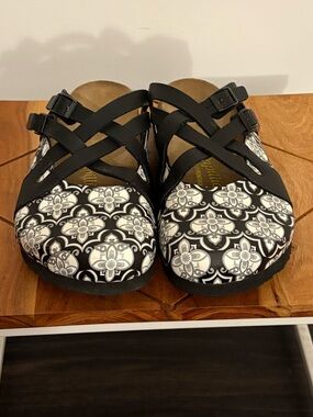 Papillio by Birkenstock Black & White Patterned Clog - EU37